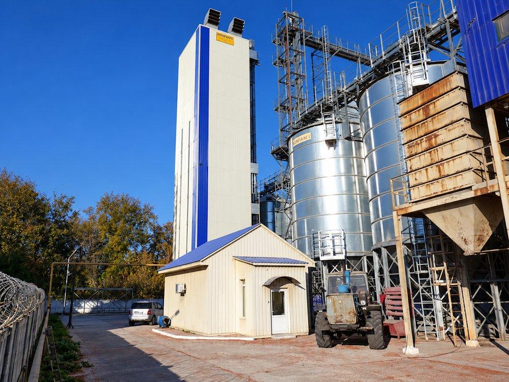 Зерносушарка BONFANTI моделі CE, встановлена в зерновому комплексі